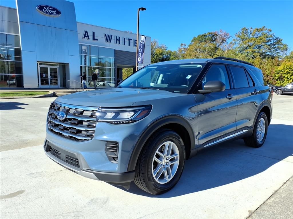 2025 Ford Explorer Active's photo