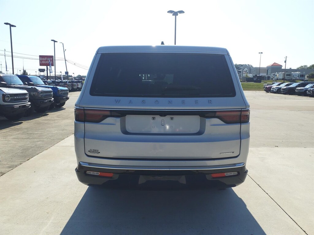Used 2024 Jeep Wagoneer L Series II SUV