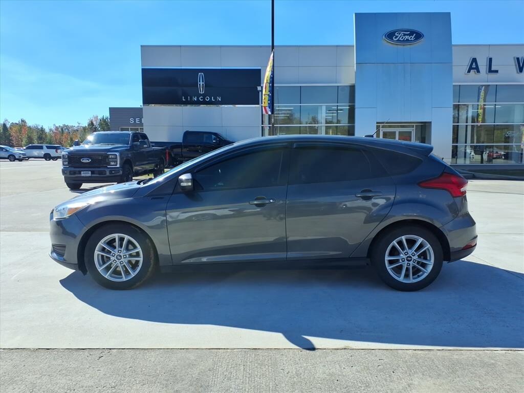 Used 2018 Ford Focus SE Hatchback