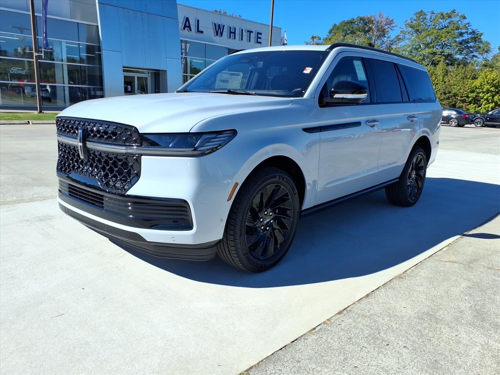 2025 Lincoln Navigator Reserve's photo