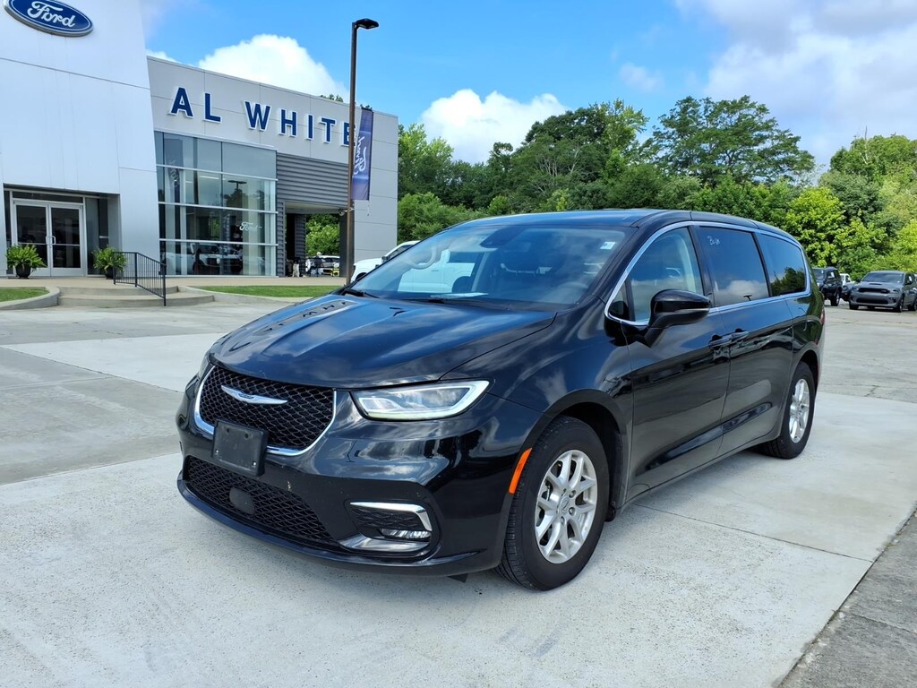 Used 2023 Chrysler Pacifica Touring L Passenger Van