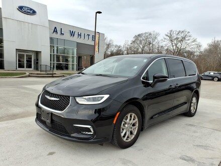 2023 Chrysler Pacifica Touring L Passenger Van
