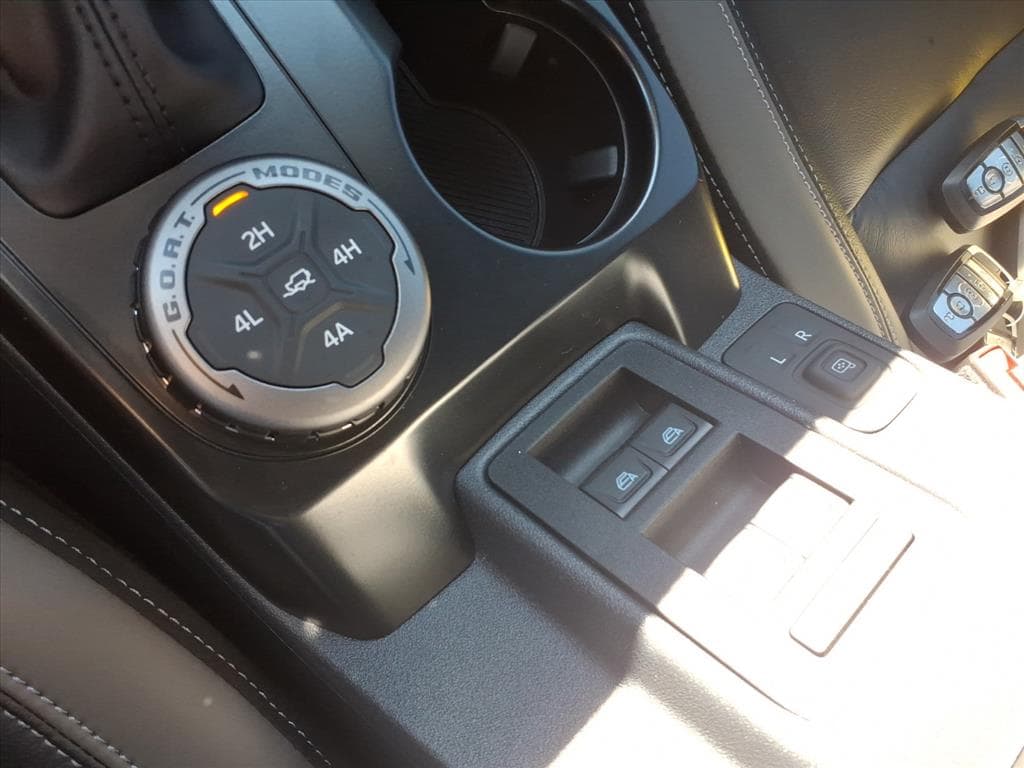 2025 Ford Bronco 4-Door Outer Banks - Photo 17