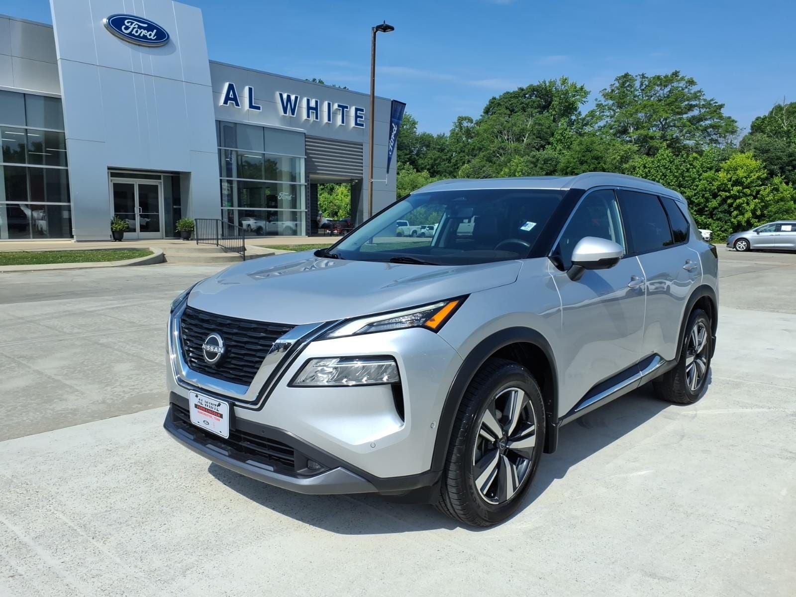 2022 Nissan Rogue SL FWD's photo