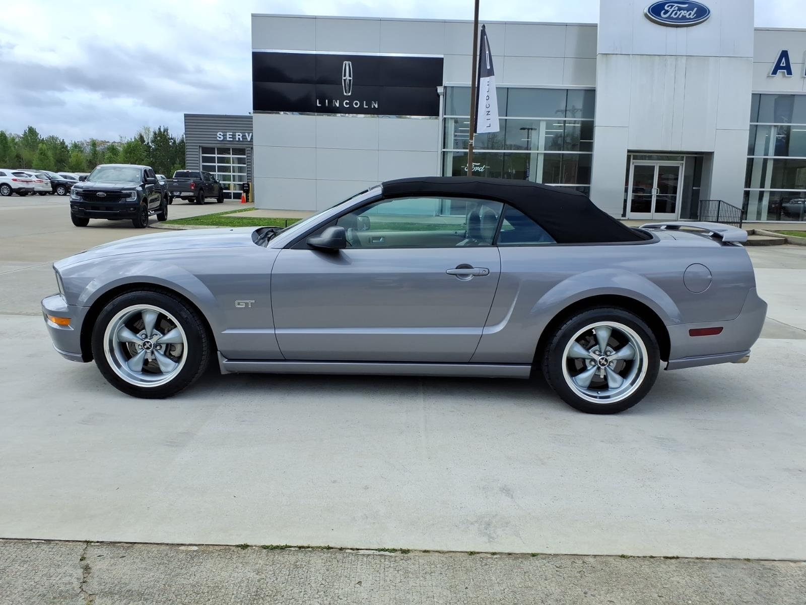 Used 2006 Ford Mustang GT Premium with VIN 1ZVHT85H365186746 for sale in Manchester, TN