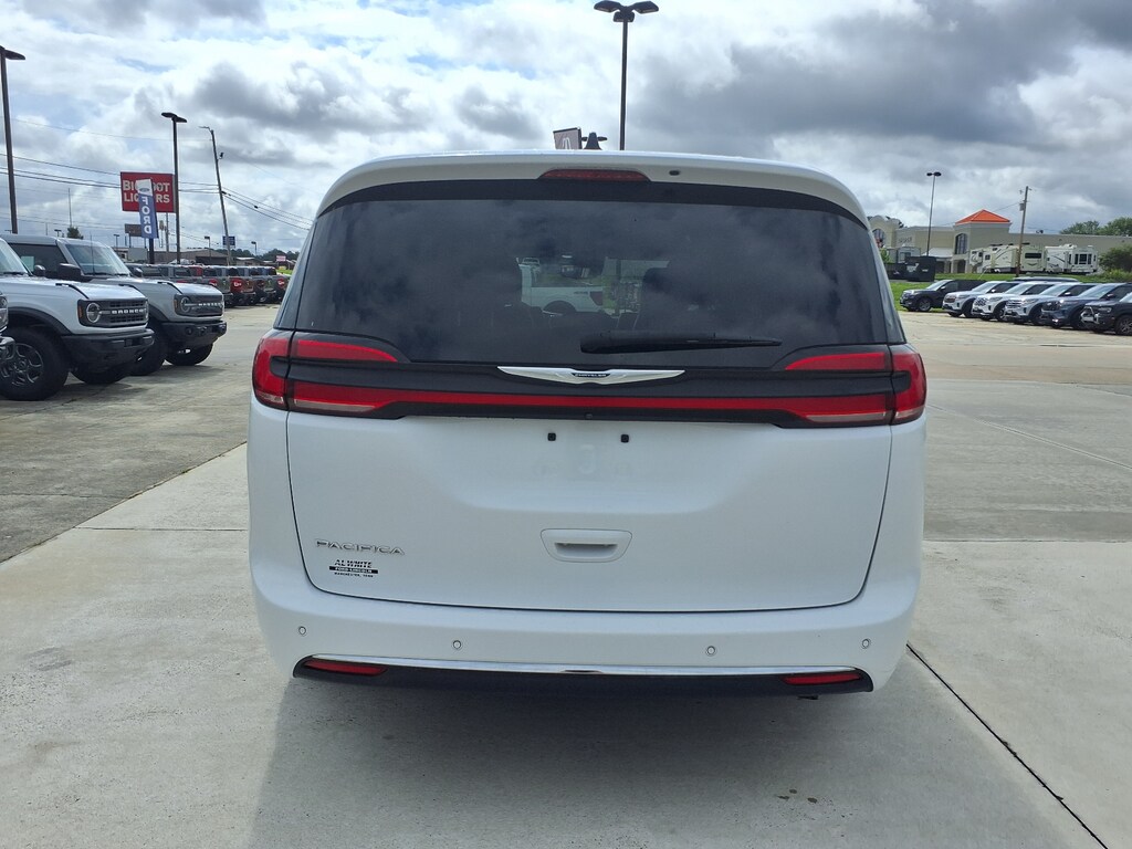 Used 2023 Chrysler Pacifica Touring L Passenger Van