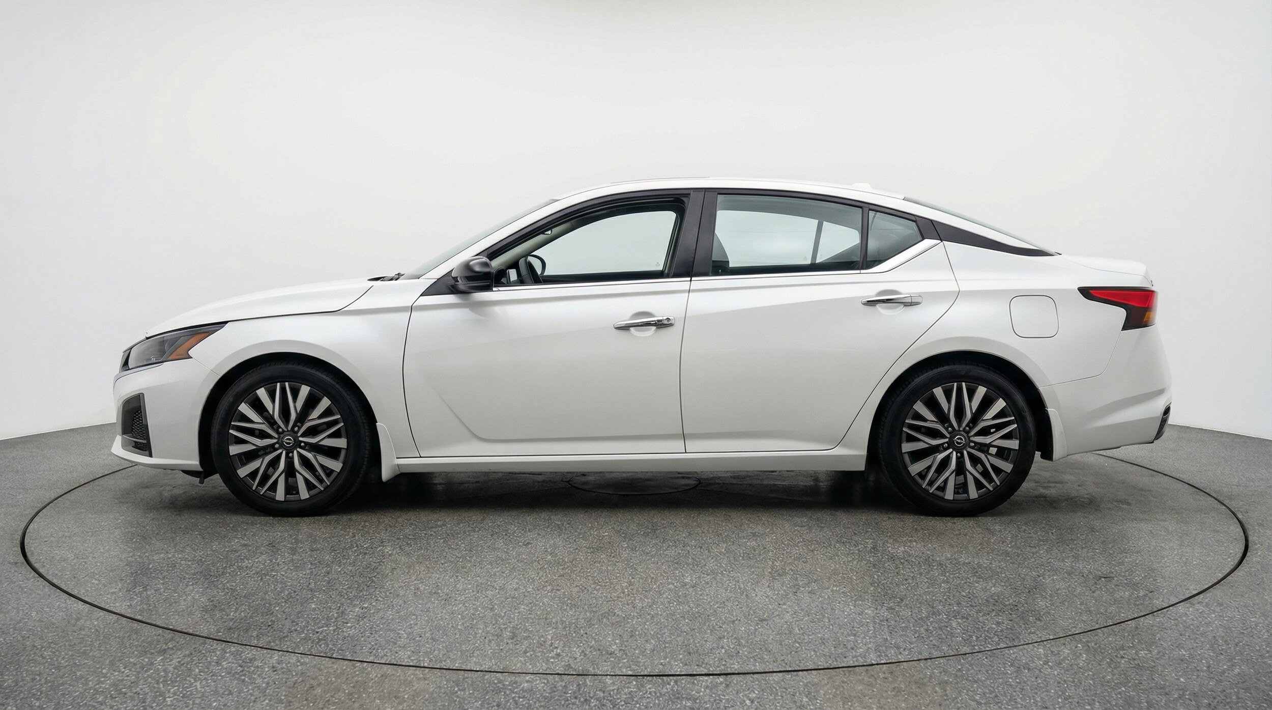 Thumbnail: 2025 Nissan Altima - 4