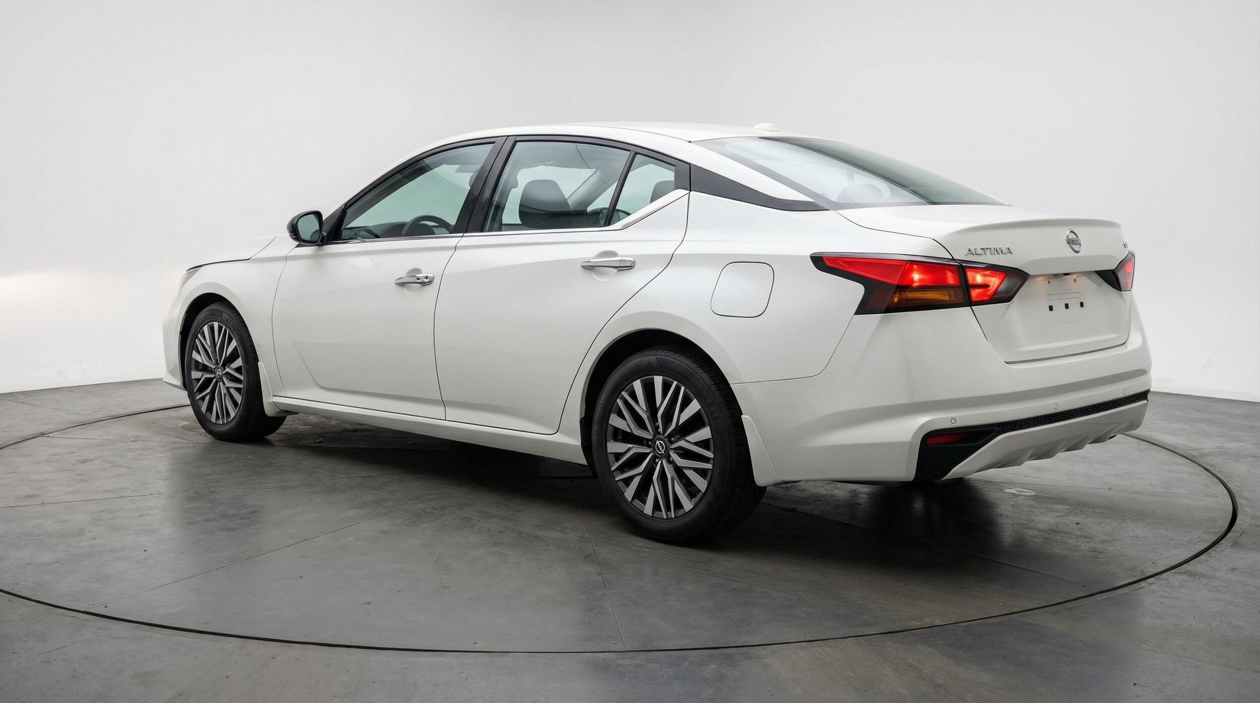 Thumbnail: 2025 Nissan Altima - 5