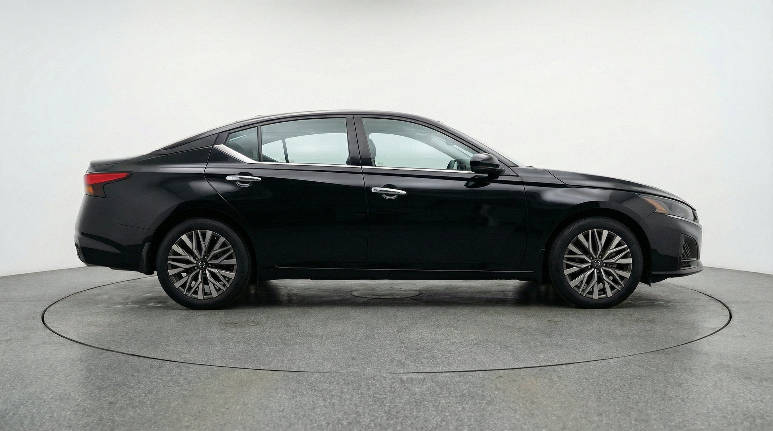 Thumbnail: 2025 Nissan Altima - 10