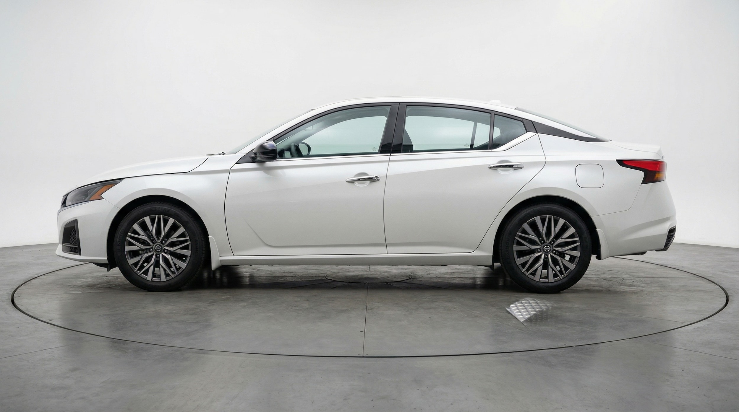 Thumbnail: 2025 Nissan Altima - 4