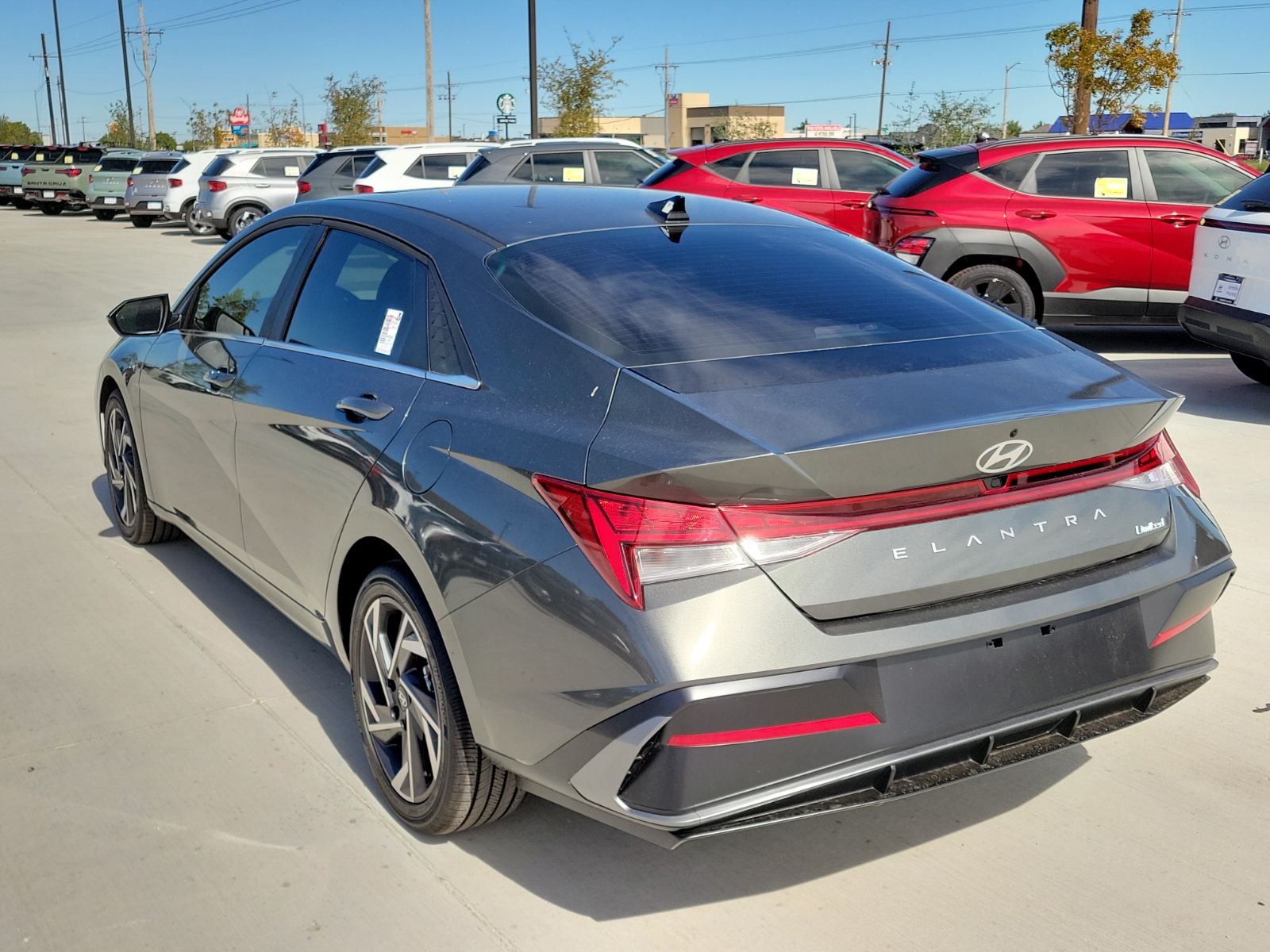New 2026 Hyundai Elantra Limited (IVT) 4dr Sedan Sedan