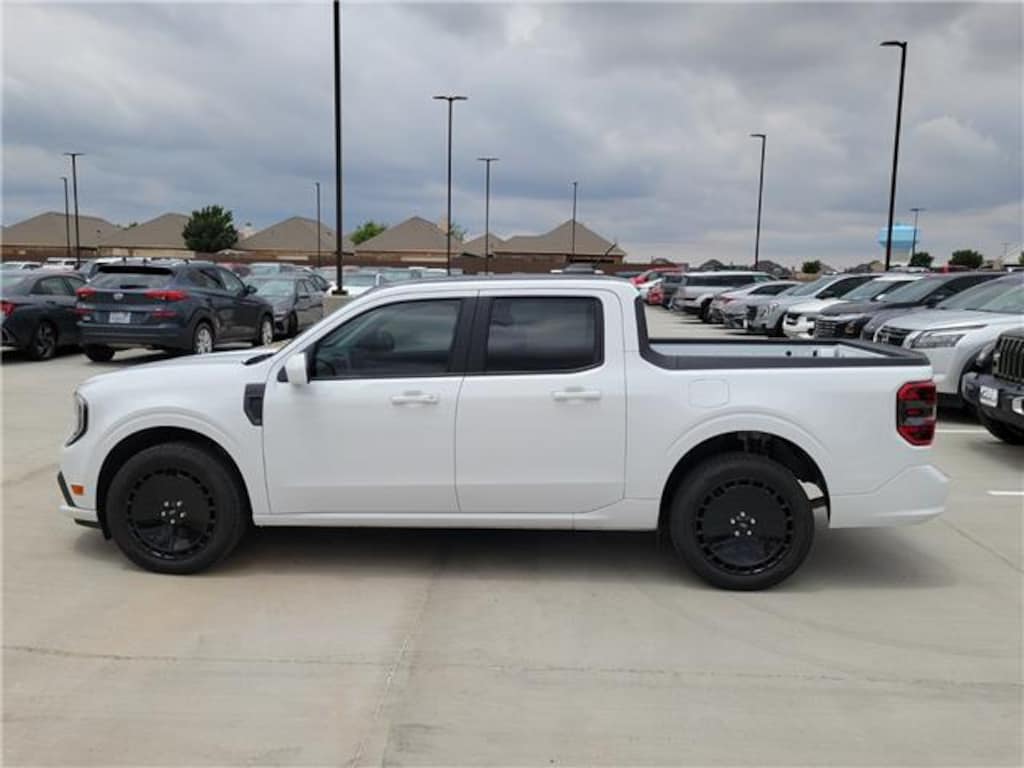 Used 2025 Ford Maverick Lobo Standard All-Wheel Drive SuperCrew 4.5 ft. bo