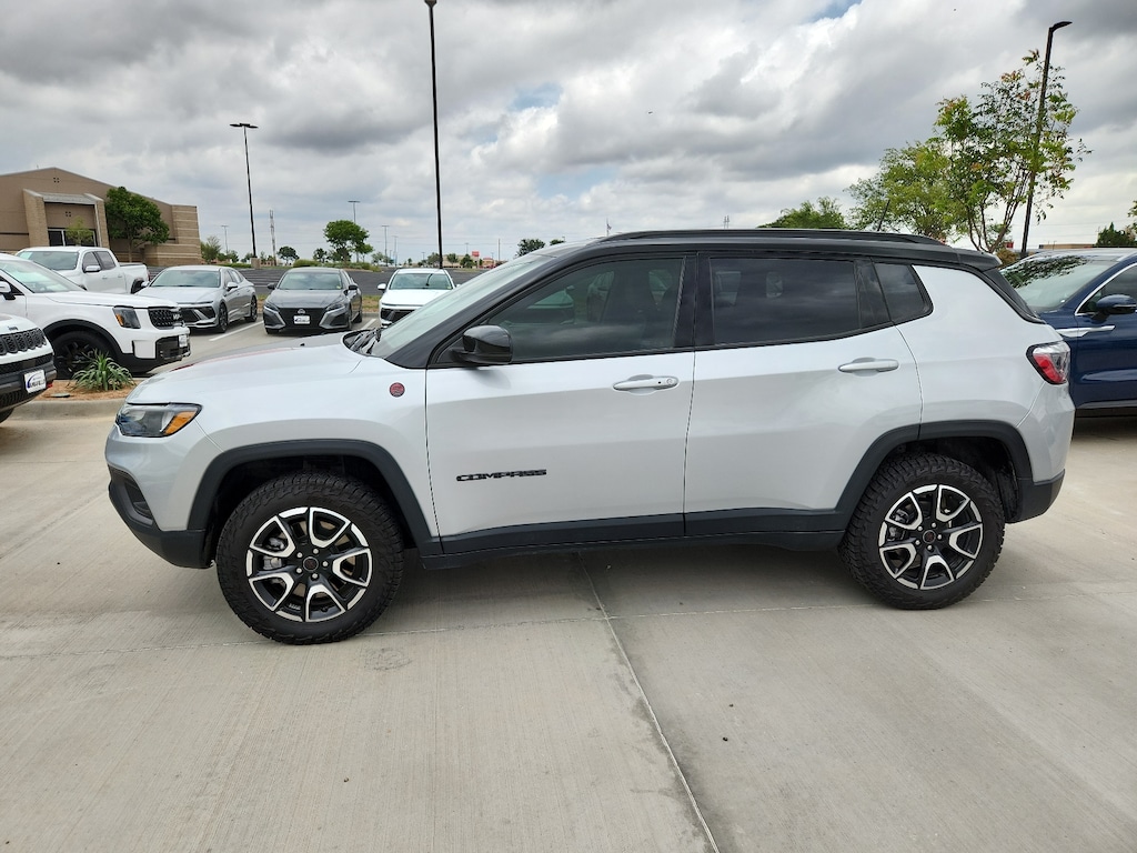 Used 2025 Jeep Compass Trailhawk 4x4 Sport Utility