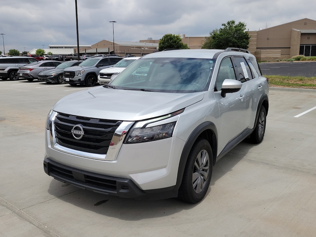 Used 2025 Nissan Pathfinder SV FWD Sport Utility