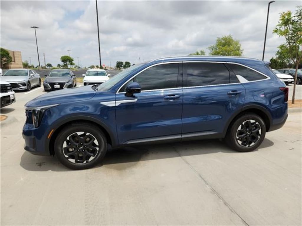 Used 2025 KIA Sorento S Front-Wheel Drive