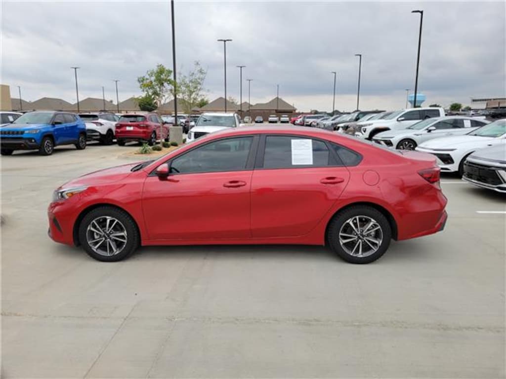 Used 2024 KIA Forte LXS (IVT) Sedan