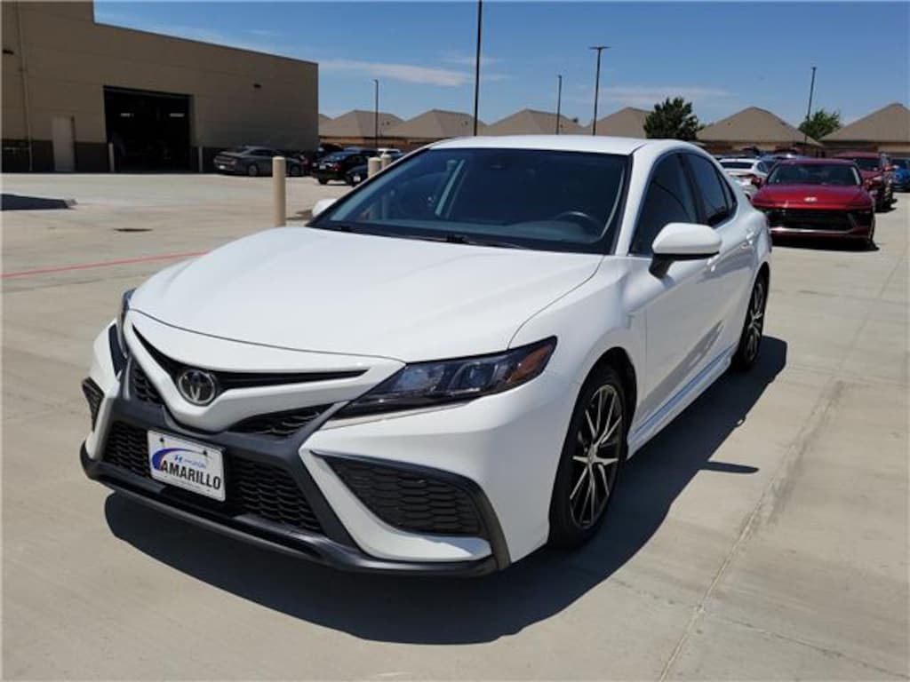 Used 2021 Toyota Camry SE Front-wheel Drive Sedan