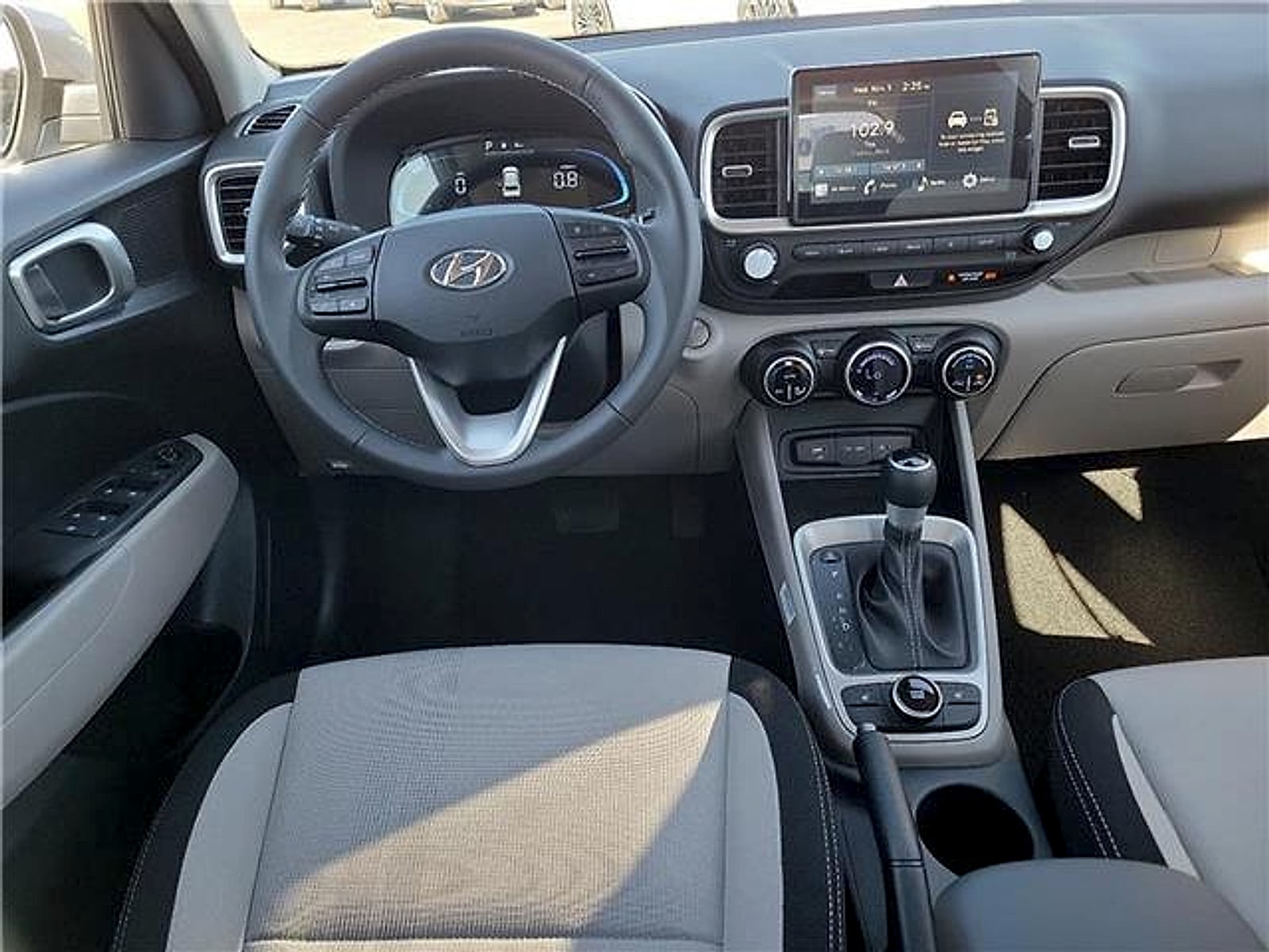 2026 Hyundai Venue SEL - Photo 10