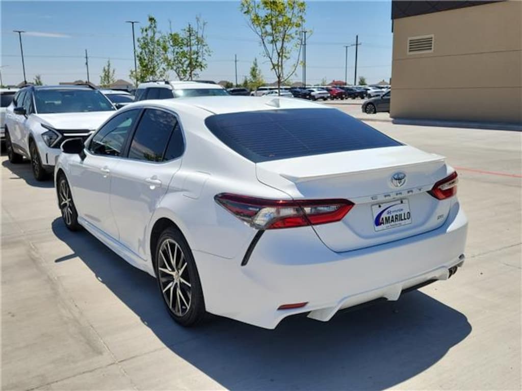 Used 2021 Toyota Camry SE Front-wheel Drive Sedan