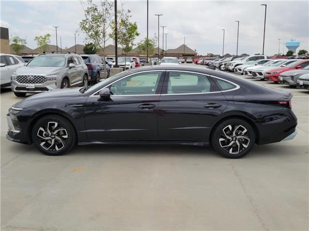 Used 2025 Hyundai Sonata SEL Front-Wheel Drive Sedan