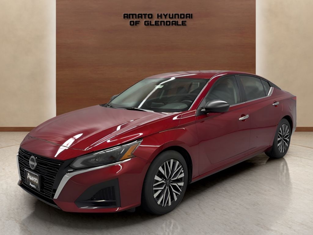 Used 2025 Nissan Altima 2.5 SV Sedan