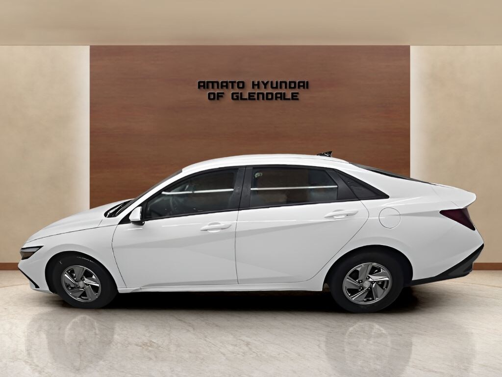 New 2026 Hyundai Elantra SE Sedan
