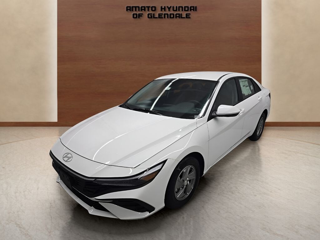 New 2026 Hyundai Elantra SE Sedan