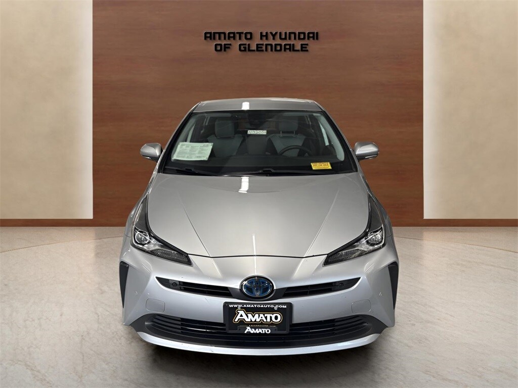 2022 Toyota Prius L photo 2