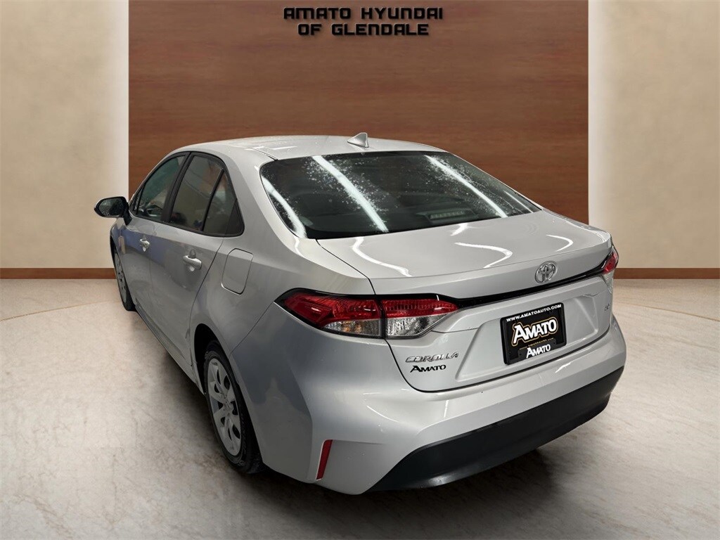 2024 Toyota Corolla LE photo 3