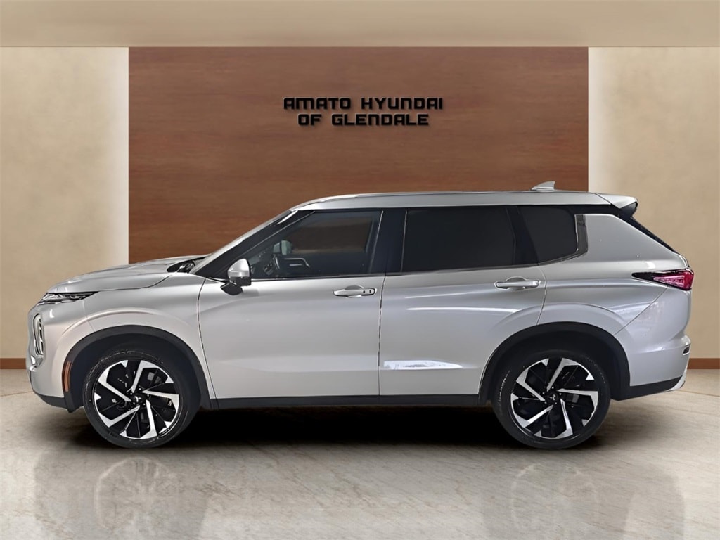 Used 2024 Mitsubishi Outlander SE SUV