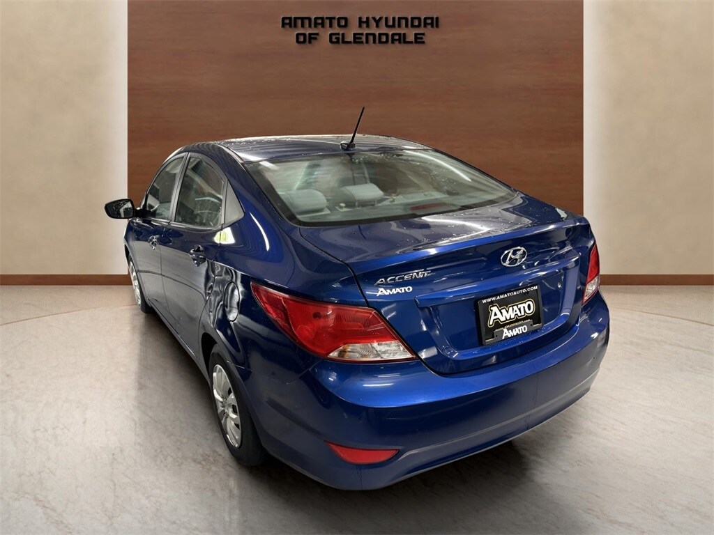 2017 Hyundai Accent SE photo 3