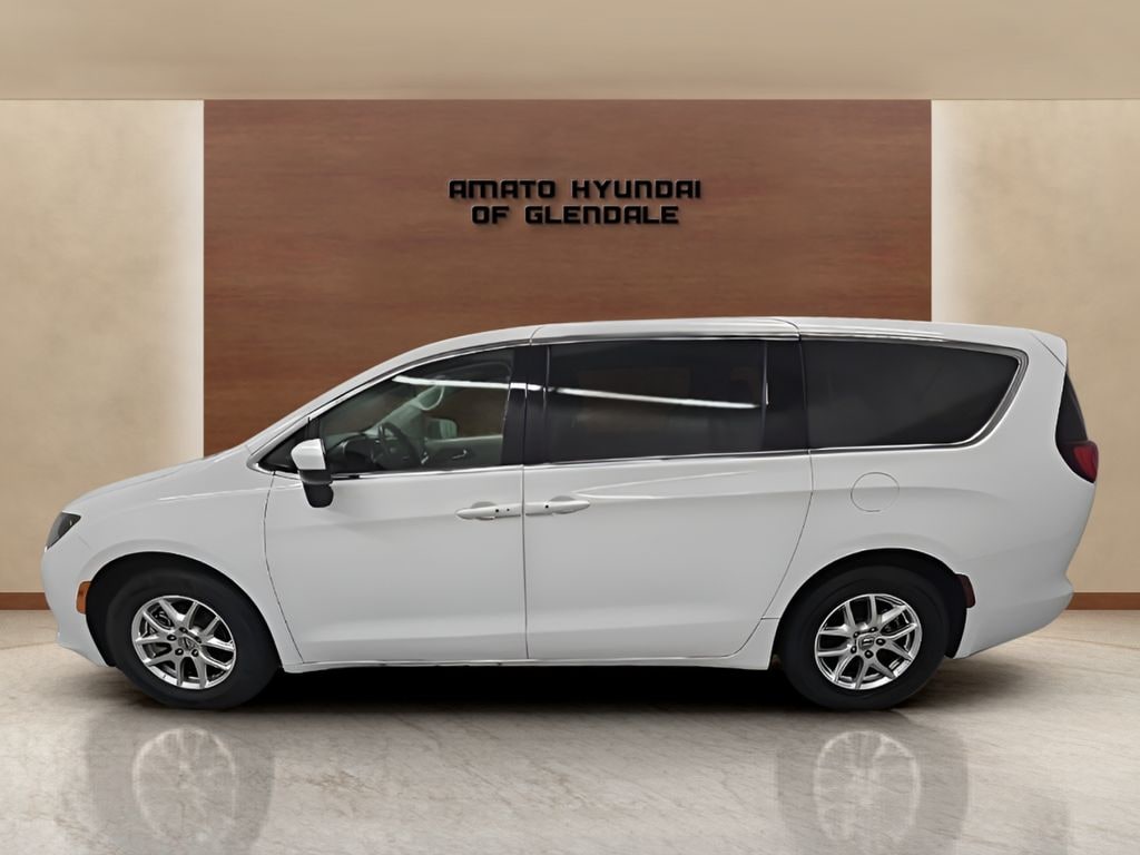 Used 2022 Chrysler Voyager LX Minivan/Van