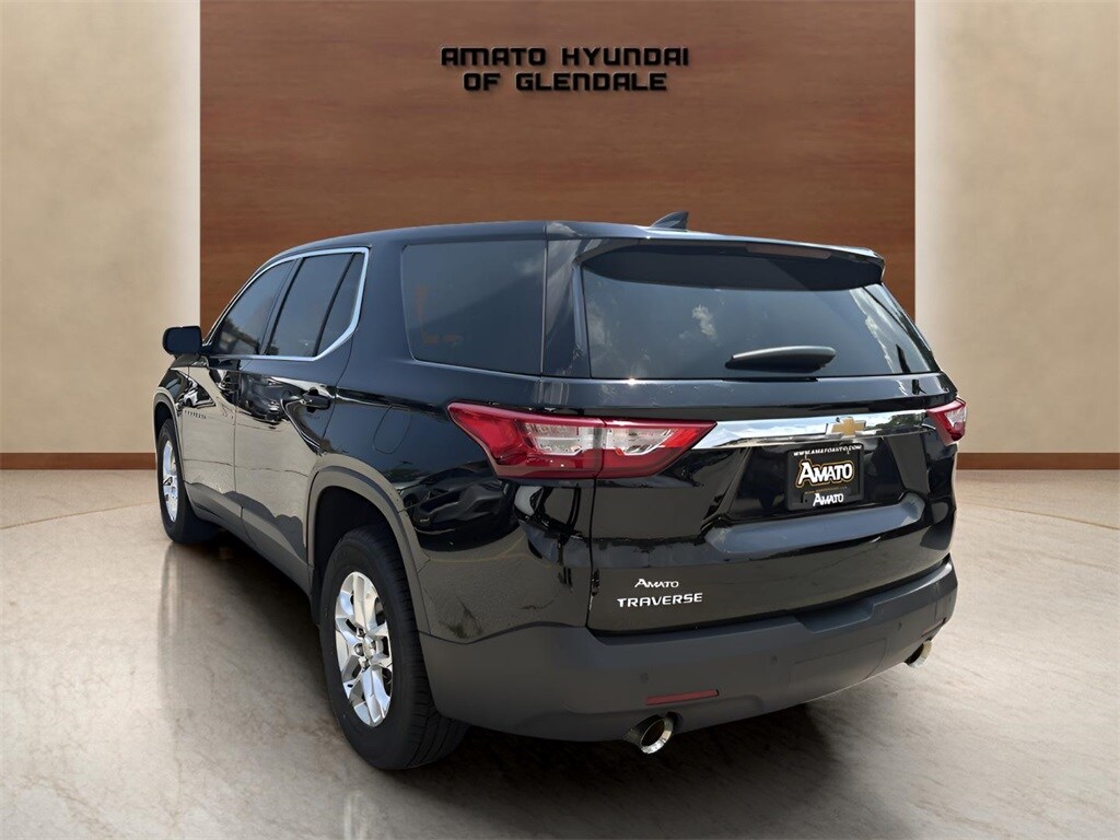 2020 Chevrolet Traverse LS photo 3