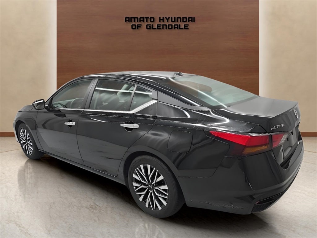 Used 2025 Nissan Altima 2.5 SV Sedan