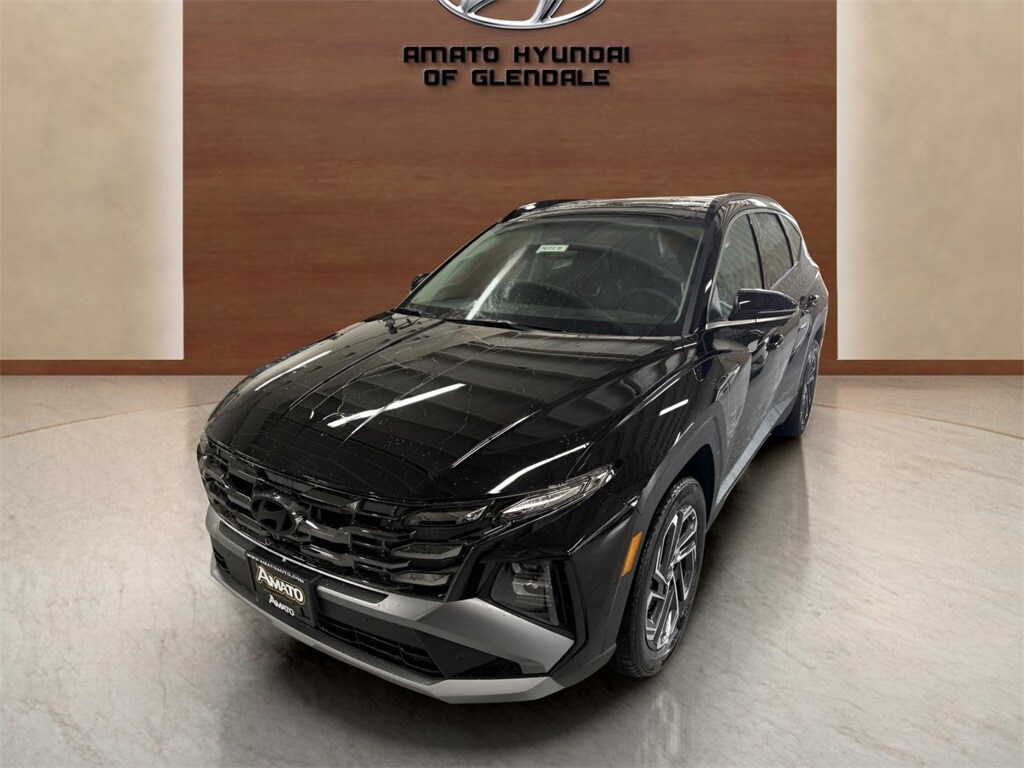 2025 Hyundai Tucson Hybrid Limited photo 2
