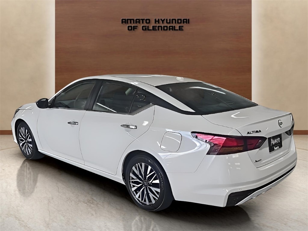 Used 2024 Nissan Altima 2.5 SV Sedan