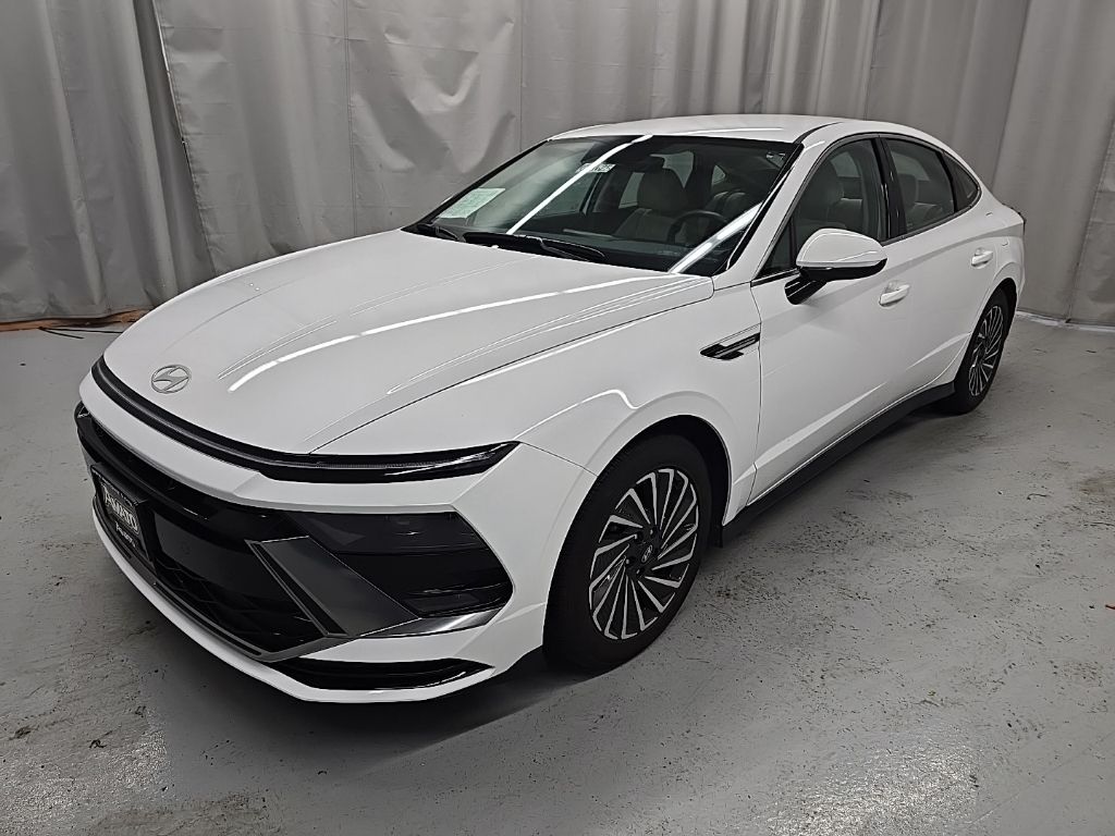 2025 Hyundai Sonata Hybrid Sedan 