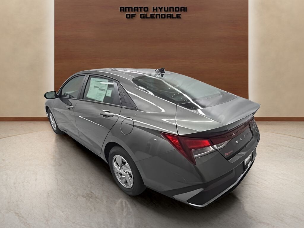 New 2026 Hyundai Elantra SE Sedan