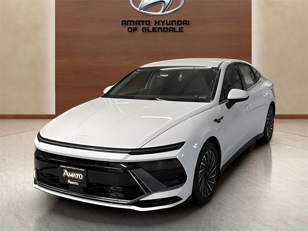 2025 Hyundai Sonata Hybrid SEL photo 2