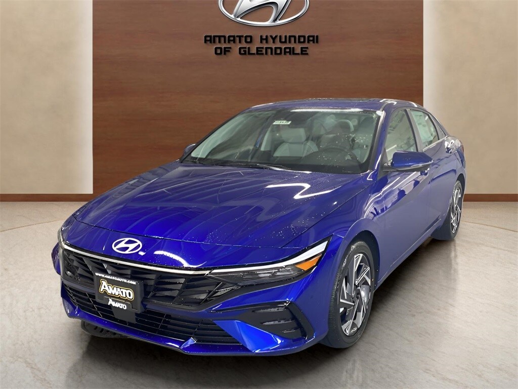 2025 Hyundai Elantra Limited photo 2