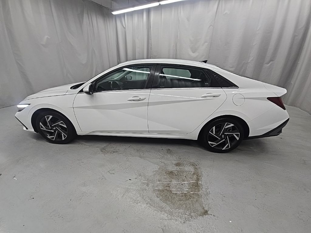 Used 2025 Hyundai Elantra SEL Convenience Sedan