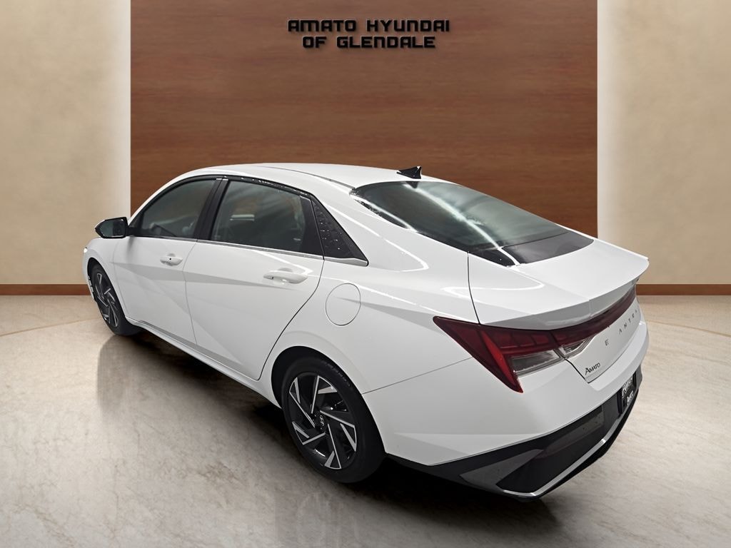 Used 2025 Hyundai Elantra SEL Convenience Sedan