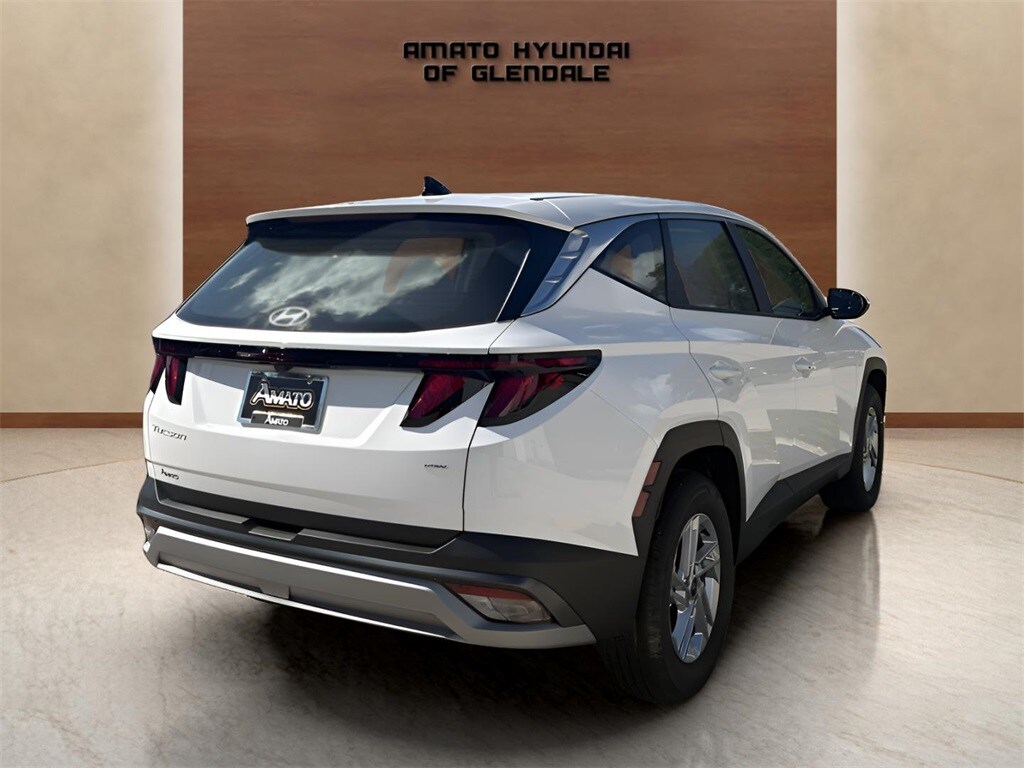 2025 Hyundai Tucson SE photo 3
