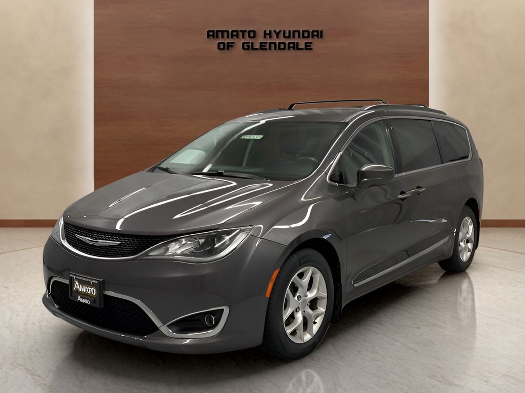 Used 2017 Chrysler Pacifica Touring L Minivan/Van