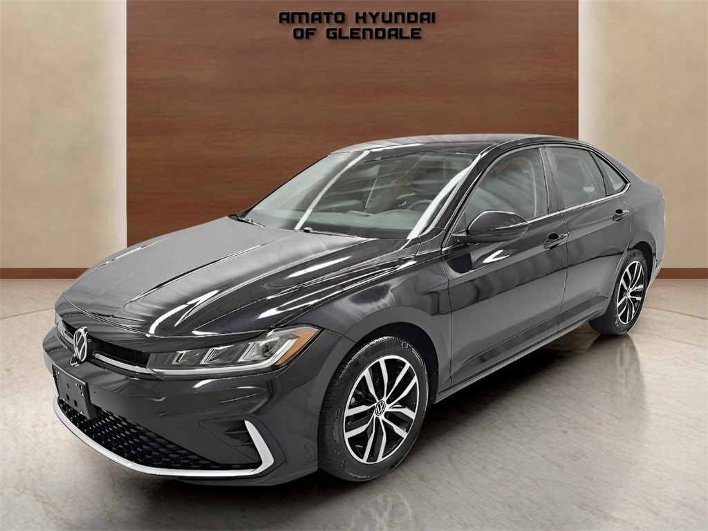 Used 2025 Volkswagen Jetta 1.5T SE Sedan