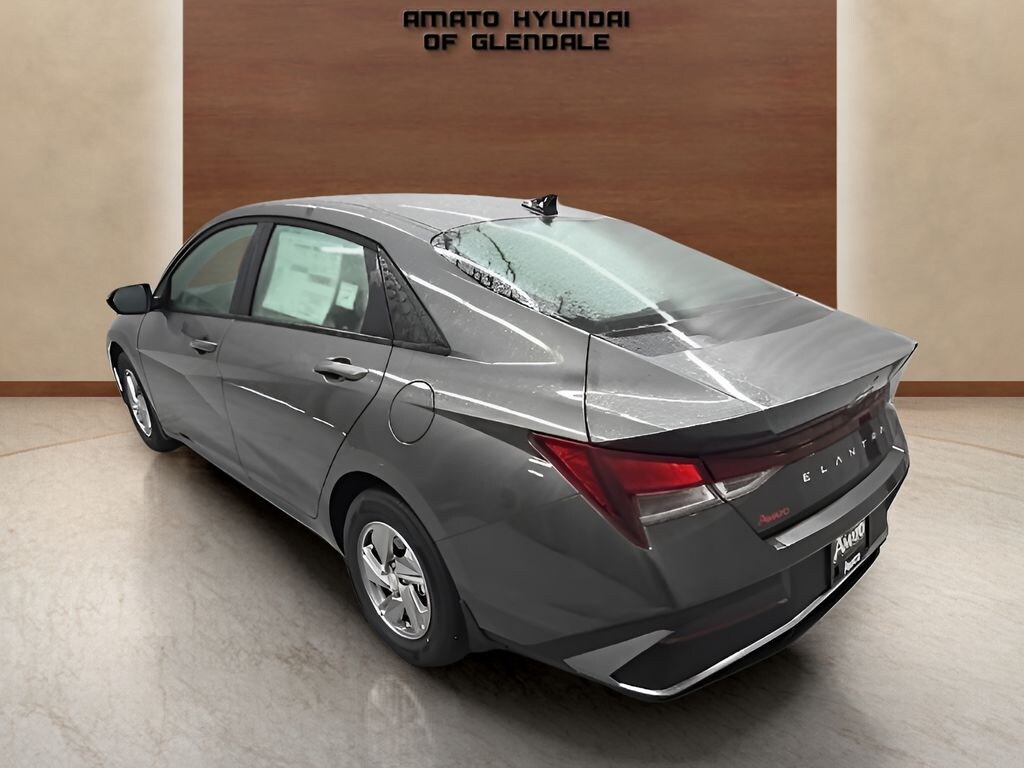 New 2026 Hyundai Elantra SE Sedan