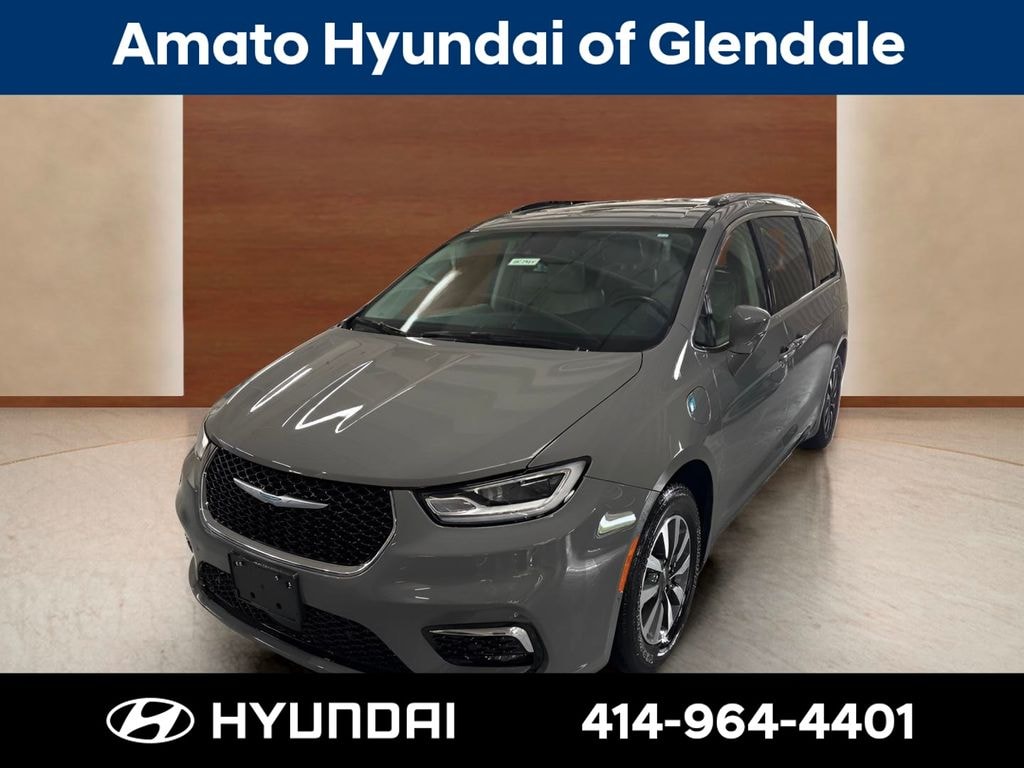 Used 2021 Chrysler Pacifica Hybrid Touring L Minivan/Van
