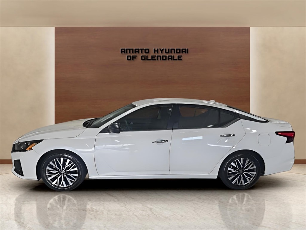 Used 2024 Nissan Altima 2.5 SV Sedan