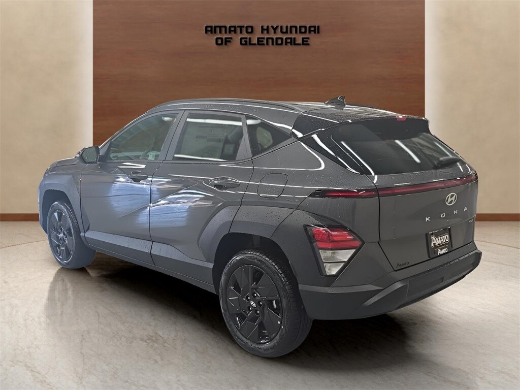 2026 Hyundai Kona SEL photo 2