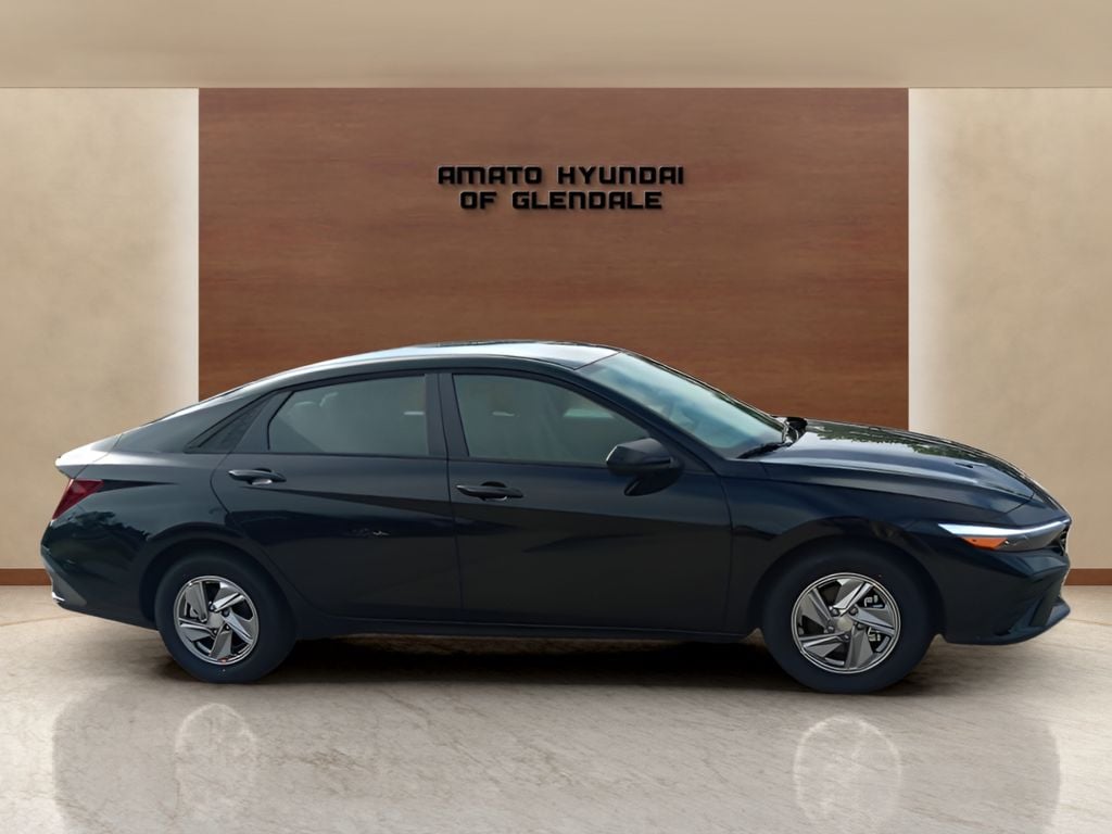New 2026 Hyundai Elantra SE Sedan